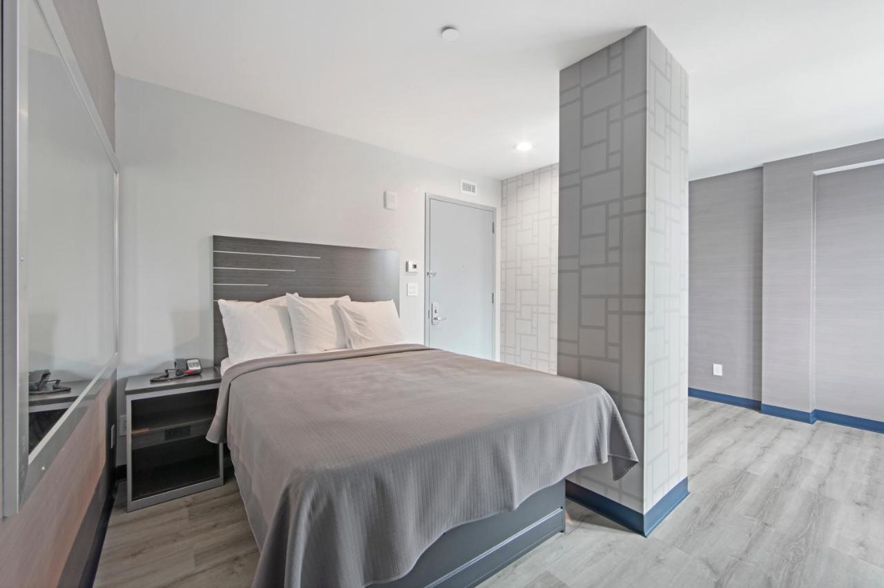 Hotel 365 Bronx - Yankee Stadium ニューヨーク エクステリア 写真